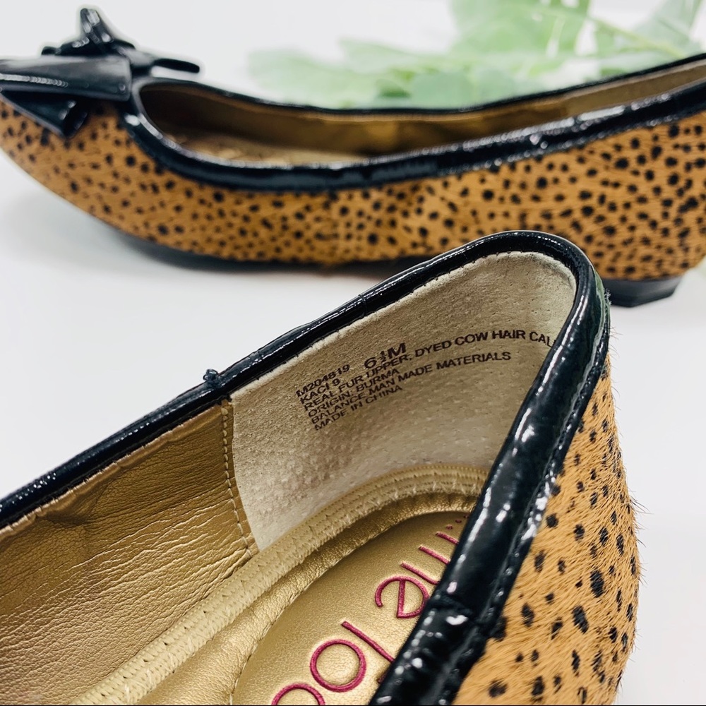 Me Too | Kaci Animal Print Cow Hair Bow Flat - Picture 7 of 7
